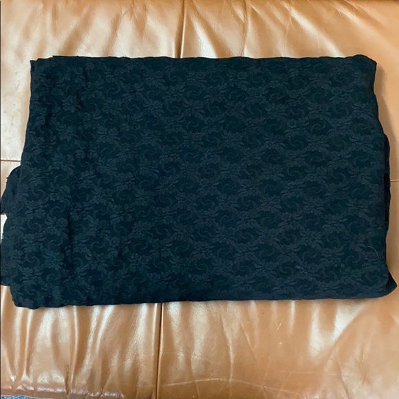 Very large piece of stretchy black lace fabric - Picture 2 of 2
